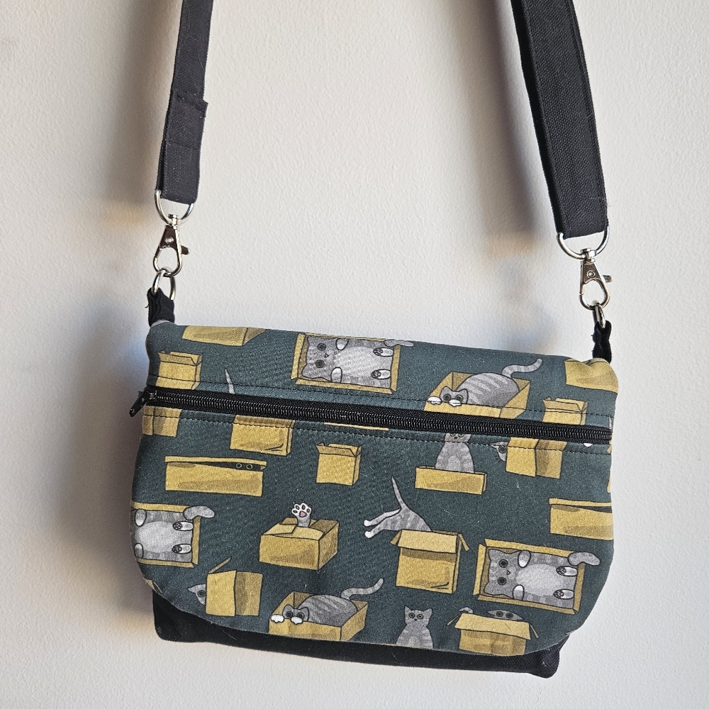 Fabrikate Handmade Adjustable Cat-Themed Wallet Purse